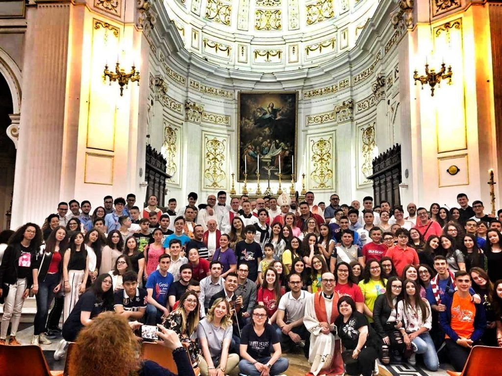 veglia di Pentecoste62372381_10214660931867559_4436935210881253376_o