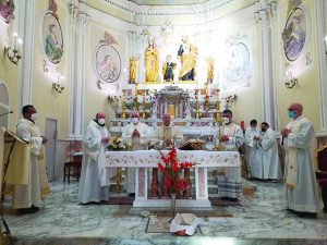 frati carmelitani enna Un momento della celebrazione di saluto alla città di Enna