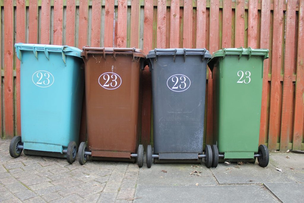 wheelie-bin-2270582_1280