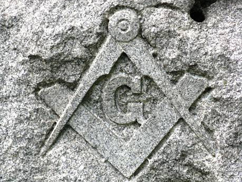 Non-scomunica-ma-interdizione.-Chi-e-iscritto-alla-massoneria-puo-ricevere-i-sacramenti_articleimage