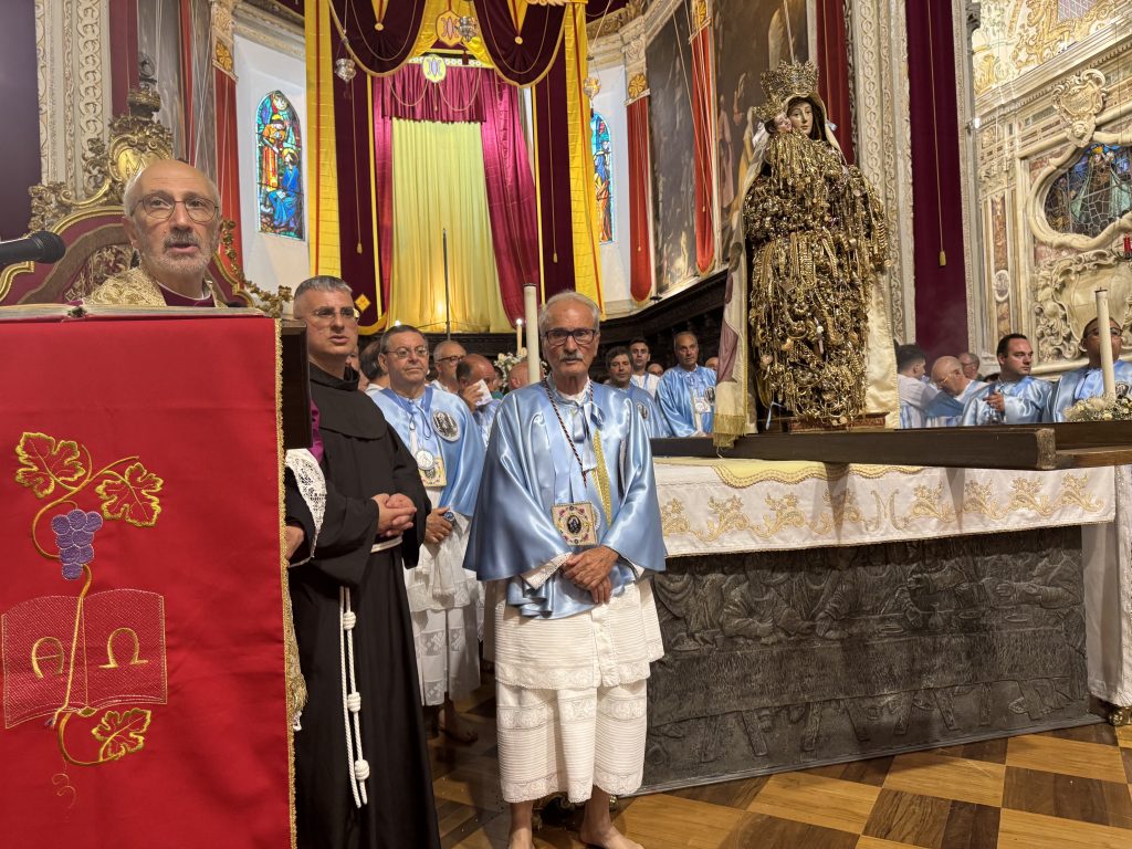 Apertura Madonna2